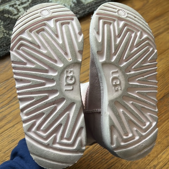 Authentic Girls Light Pink Star Confetti Uggs size 13 - Picture 9 of 12